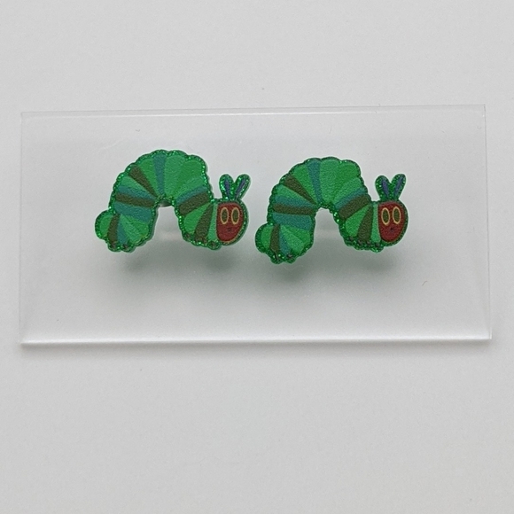 Caterpillar acrylic green glitter stud earrings - Picture 2 of 7